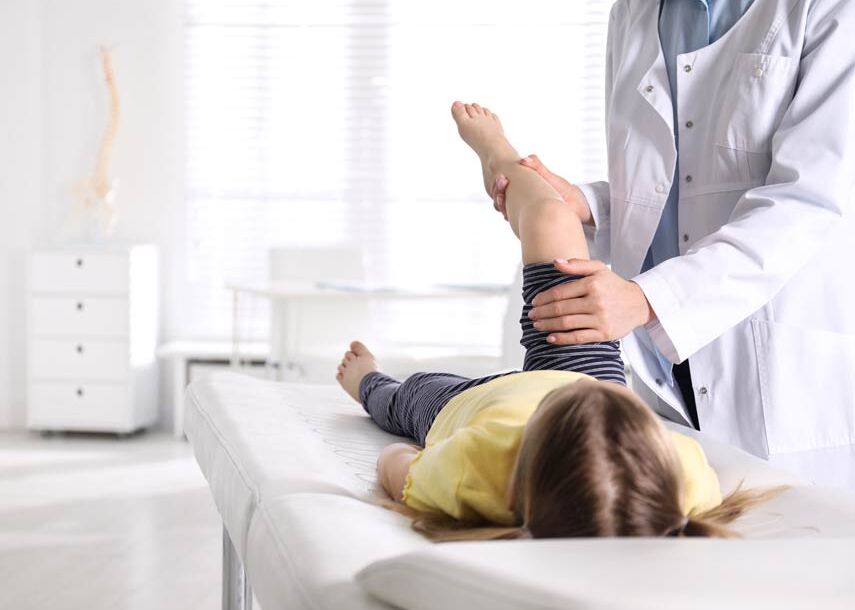 Kinderorthopädie - Ein Schwerpunkt der orthopädisch-osteopathischen Praxis Dr. med. Christine Meyer aus Meppen